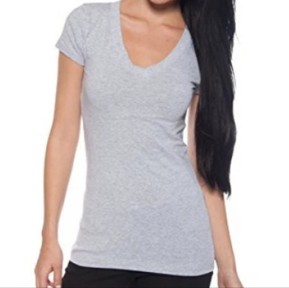 ZENANA Outfitters Essential Vneck Top - Picture 1 of 6